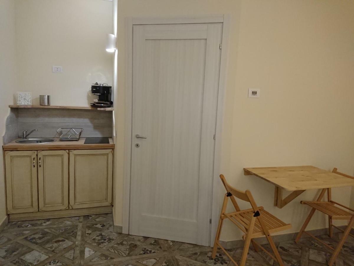 Hotel Il Carpino Bianco Puegnago sul Garda Exterior foto